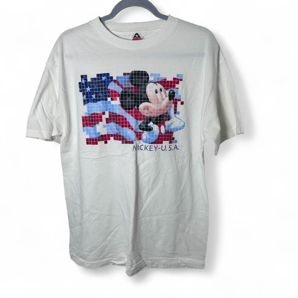 Disney Mickey Mouse USA white t-shirt Size L Pixelated American Flag